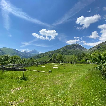 Отель Le Domaine Du Trappeur Сен-Сорлен-д'Арв Экстерьер фото